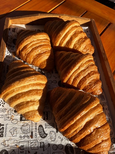 Croissants de Mûna, panadería en Lanús